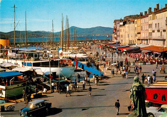 Saint Tropez Var Les quais et la statue du Bailli de Suffren
