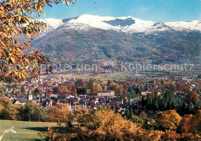 Argeles-Gazost Vue generale Au fond le Lycee climatique