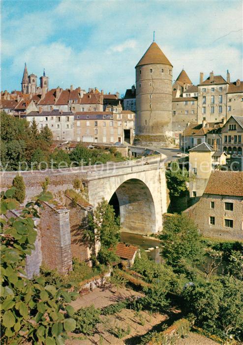 Semur-en-Auxois Vue generale le pont et les tours
