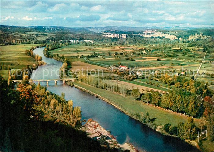 Domme La Vallee de la Dordogne vue de la Barre