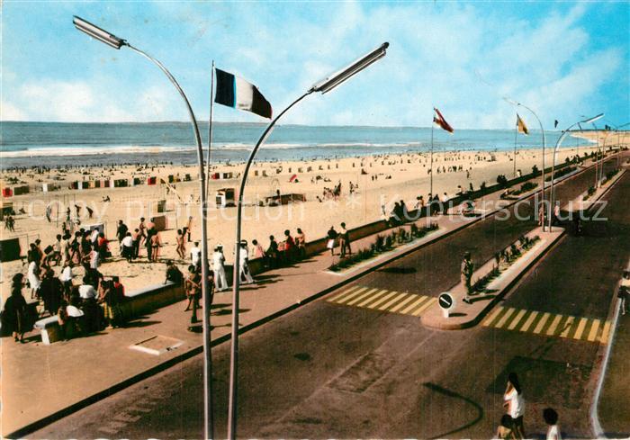 Soulac-sur-Mer Le Nouveau Boulevard et la Plage