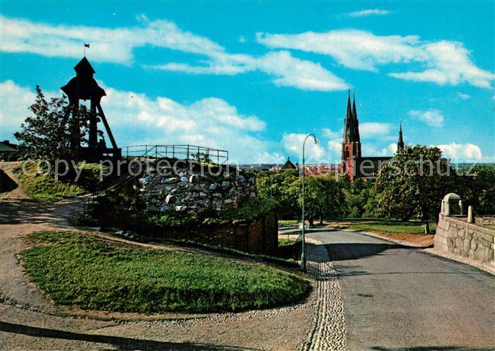Uppsala Domkyrkan och Gunillaklockan Domkirche und der Gunilla Glockenturm