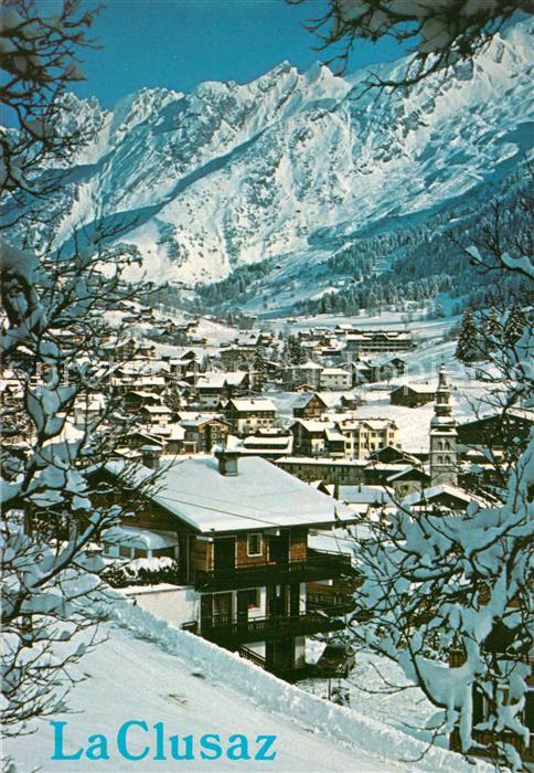 La Clusaz Vue Generale avec la chaîne des Aravis en hiver