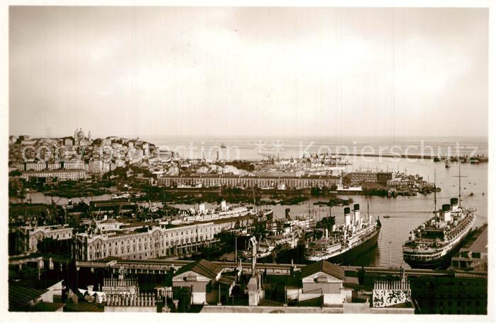 Genova Genua Liguria Hafen Panorama Faehrschiffe