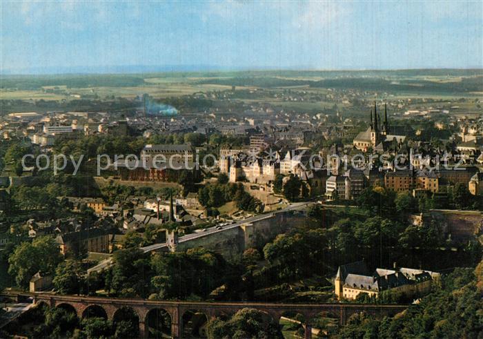 LUXEMBOURG  Luxemburg Fliegeraufnahme mit Viadukt