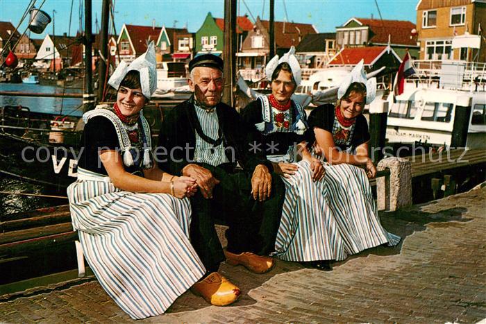 Volendam Hafen Tracht