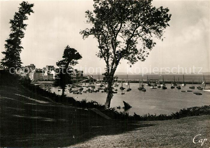 Douarnenez Le port vue prise des Plomarc'h