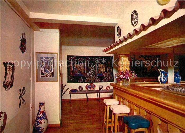 Saint-Cere Aspect du bar et de l'exposition Jean L