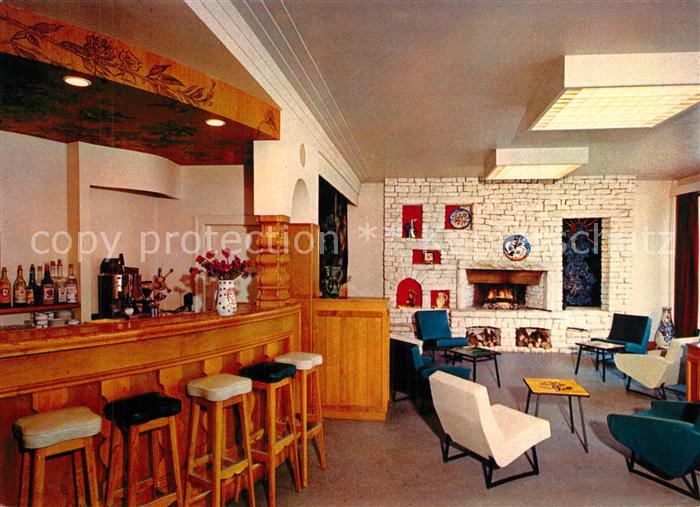 Saint-Cere Aspect du bar et de l'exposition Jean L