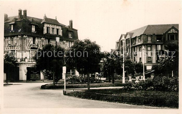 La Baule-les-Pins La Place des Palmiers