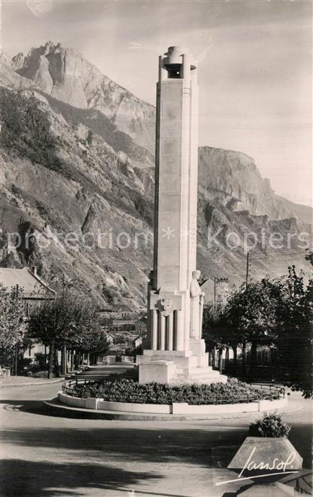 Saint-Jean-de-Maurienne Le Monument aux Morts Avenue de la Gare et le Perron des