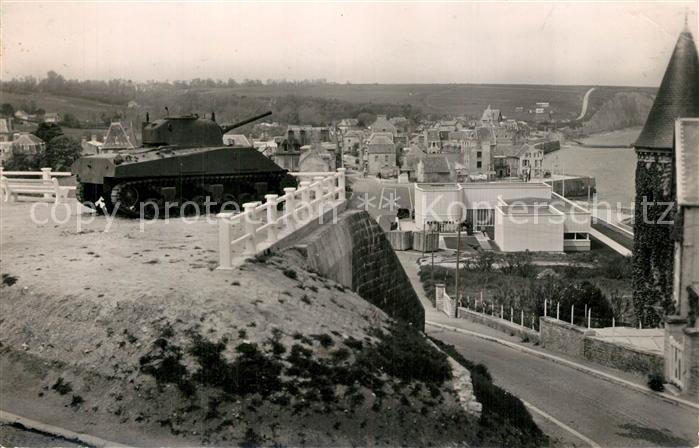 Arromanches-les-Bains Port Winston au centre le Musee