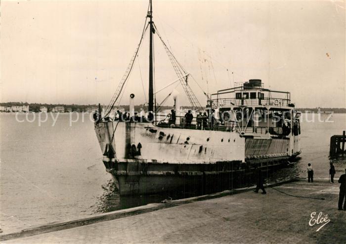 Royan 17 Arrivee du Bac de la Pointe de Grave