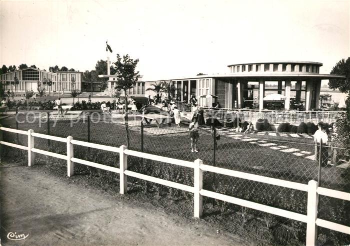 Macon 71 Centre Nautique Le bar et les ping pong