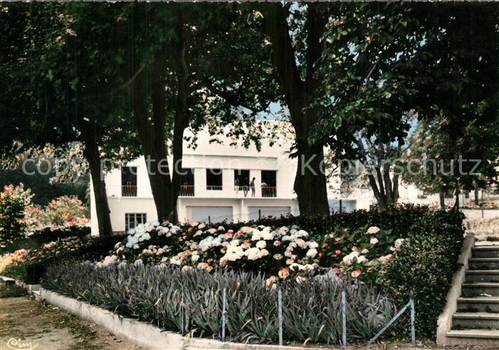 Genolhac Place du Colombier et Salle des Fetes