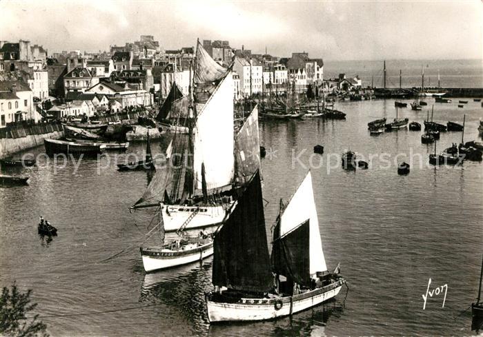 Douarnenez Vue general du Port
