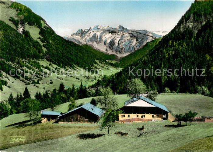 Morzine Alpages domines par les Terres Maudites et les Dents Blanches