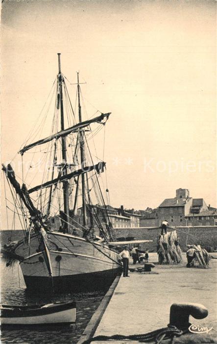 Antibes Alpes Maritimes Un coin du port Voilier