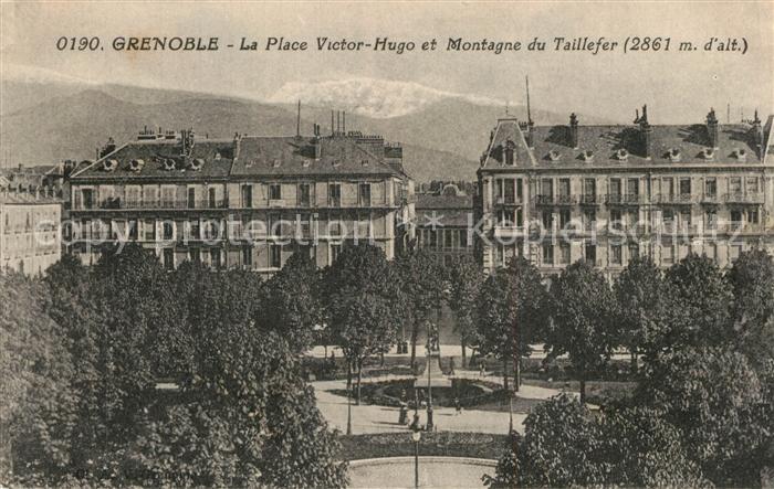 Grenoble Place Victor Hugo et Montagne du Taillefer