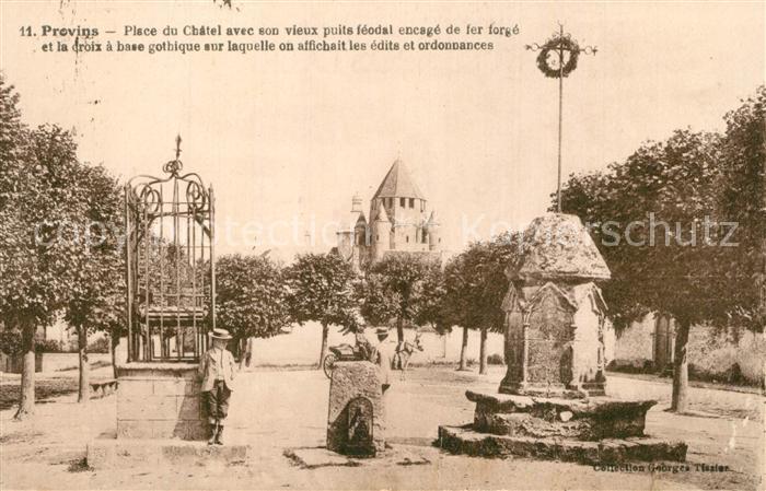 Provins Place du chatel vieux puits