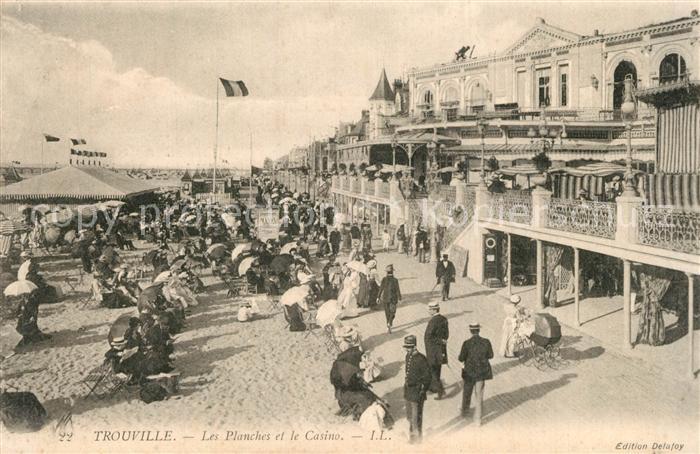 Trouville-sur-Mer Les planches et le casino