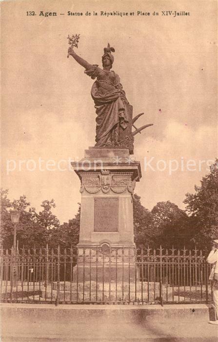 Agen Lot et Garonne Statue de la République et Place du XIV Juillet