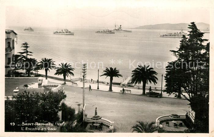 Saint-Raphael Var Escadre en rade