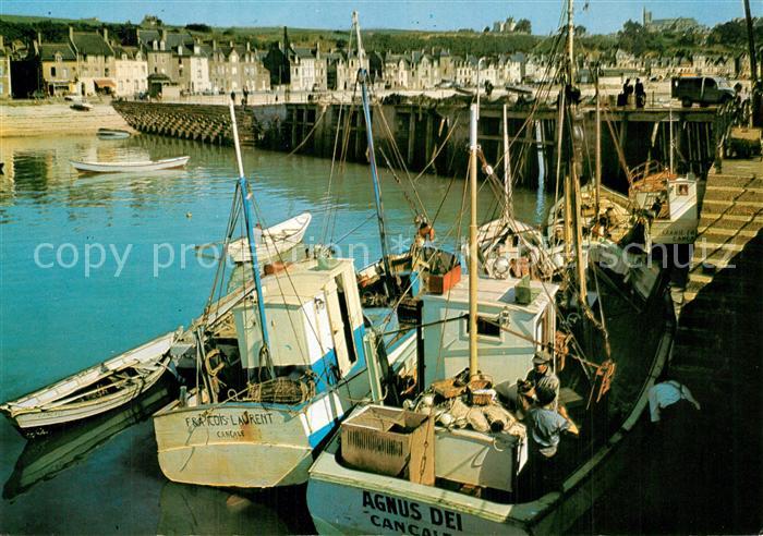 Cancale Le port Bateau de pêche