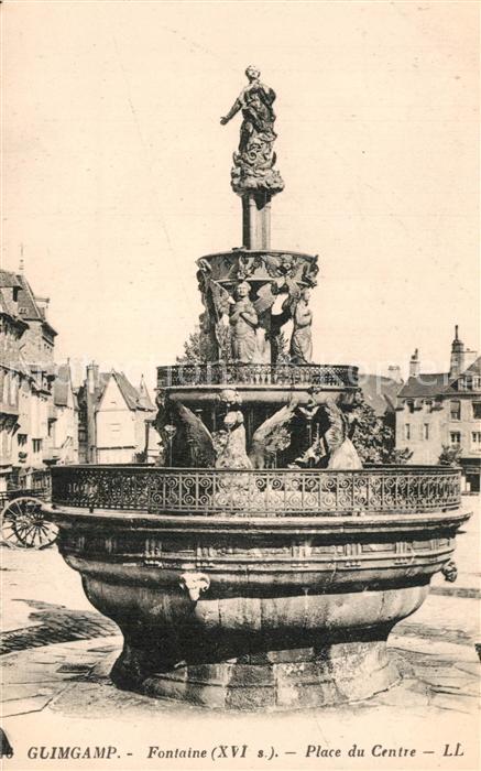 Guingamp Fontaine Place du Centre