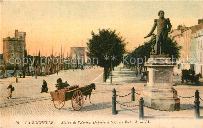 La Rochelle Charente-Maritime Statue de l’Amiral Duperre et le Cours Richard