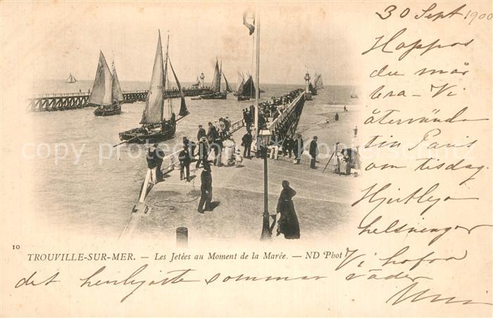 Trouville-sur-Mer Les Jetees au Moment de la Maree