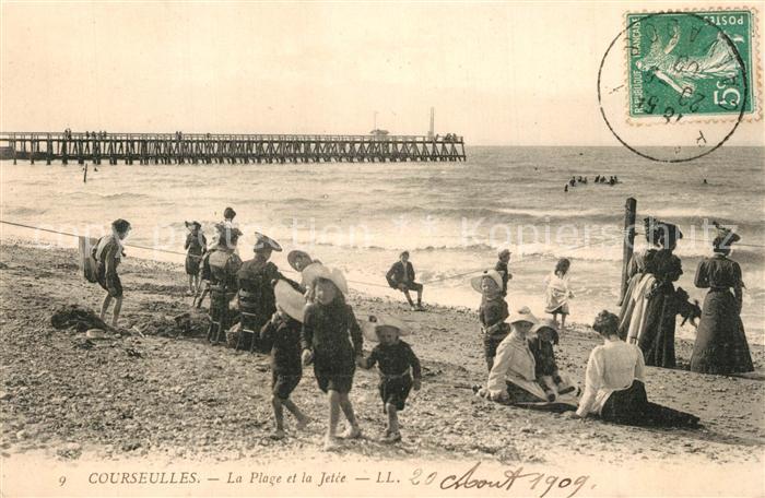 Courseulles-sur-Mer La Plage et la Jetee