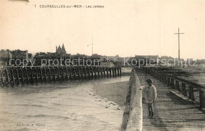 Courseulles-sur-Mer Les Jetees