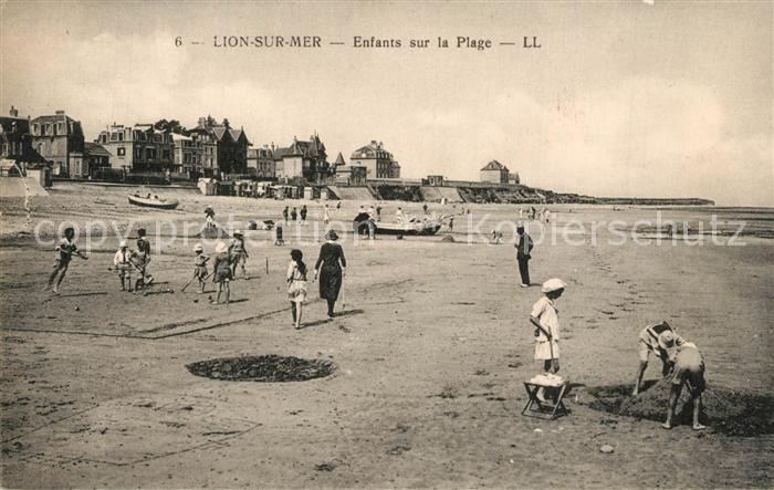 Lion-sur-Mer Enfants sur la Plage