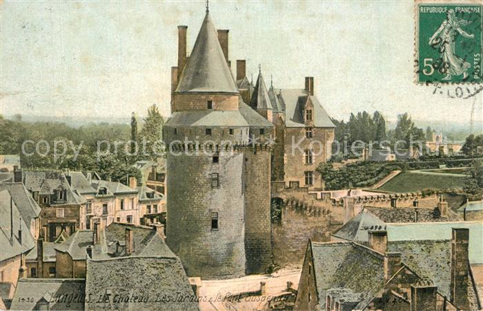 Langeais Le Chateau Les Jardins le Pont suspendu