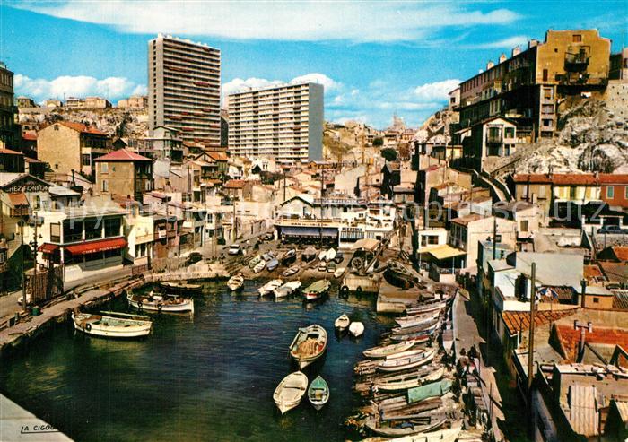 Marseille Bouches-du-Rhone Le pittoresque petit port de peche du V