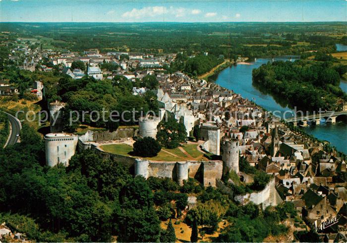 Chinon Indre et Loire Le chateau dominant la ville et la Vienne Vue aerienne