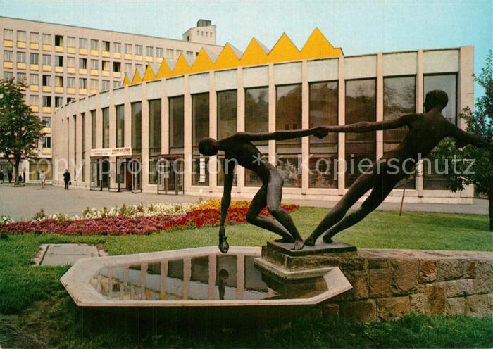 Miskolc Szot Szekhaz Haus der Gewerkschaften Standbild Skulpturen