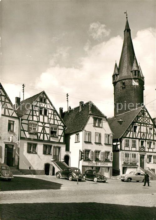 Ottweiler Rathausplatz Fachwerkhaeuser Kirchturm