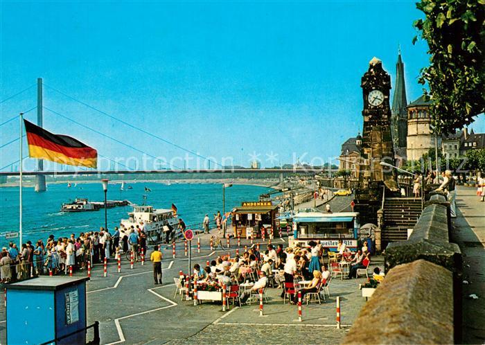 Duesseldorf Rheinufer mit Oberkasseler Bruecke