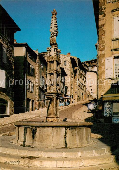Le Puy-en-Velay Ville Sainte Fontaine des Penitents et Rue des Tables