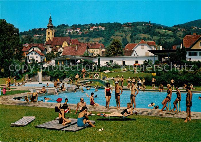 Hartberg Steiermark Schwimmbad Freibad Blick zum Ort mit Kirche