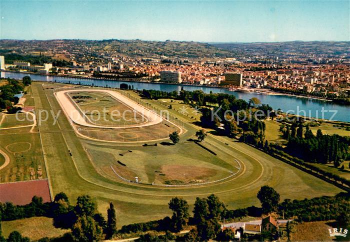 Vichy Allier Vue aerienne sur l’hippodrome et le plan d eau