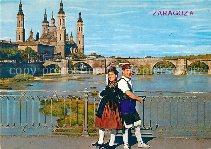 Zaragoza Saragossa Espana Rio Ebro Puente de Piedra Basilica del Pilar Trajes tr
