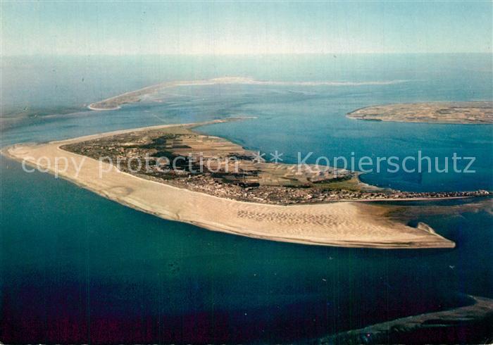 Amrum Nordseeinsel mit Insel Foehr und Sylt Luftaufnahme aus etwa 2500 m Hoehe