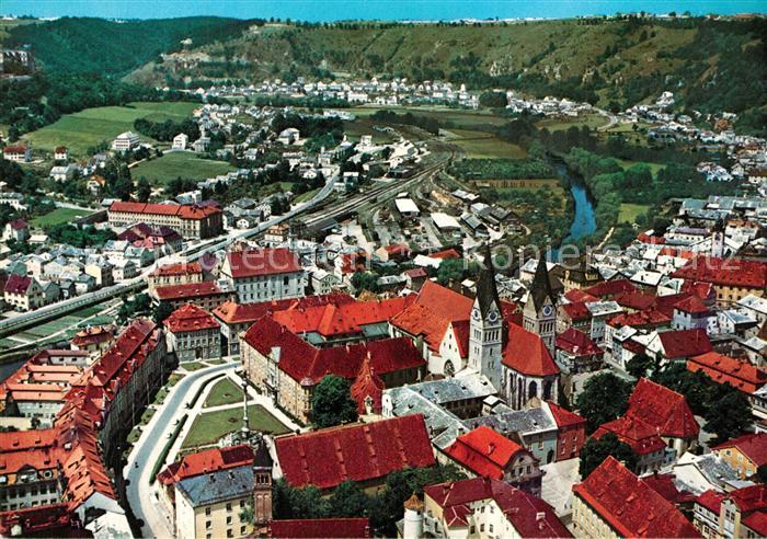 Eichstaett Oberbayern Bischofsstadt im Naturpark Altmuehltal Residenzplatz Dom A