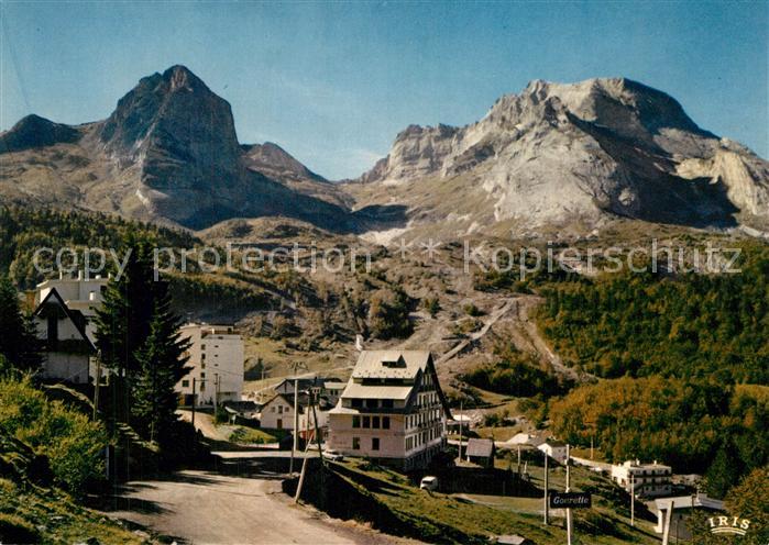 Gourette Vue Generale et les Pyrénées