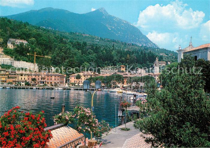 Maderno Lago di Garda Uferstrasse Hafen Gardasee Berge
