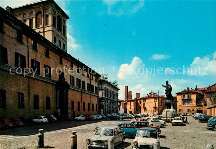 Pavia Piazza Collegio Ghisleri Piazza del Papa Monumento