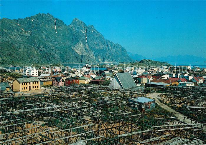 Henningsvaer Panorama Fischerdorf Berge